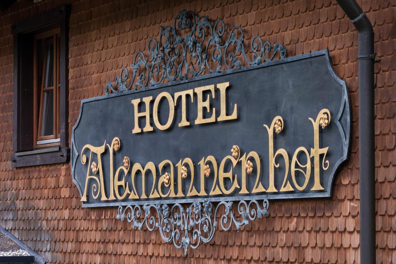 فندق تيتيسي نيوستادتفي  بوتيك - فندق ألمانينهوف المظهر الخارجي الصورة